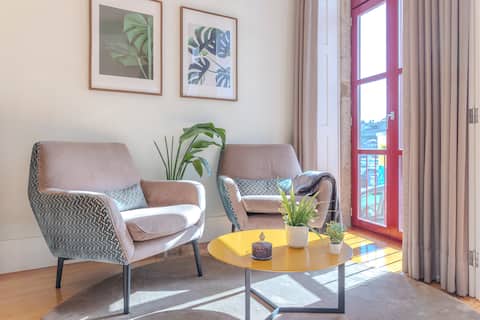 Successful Airbnb property: WONDERFULPORTO RIVERSIDE in União Das Freguesias De Cedofeita, Santo Ildefonso, Sé, Miragaia, São Nicolau E Vitória