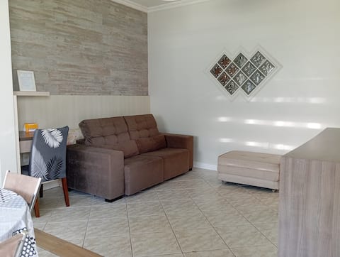 Top Airbnb: Close to everything... familiar... quiet... in Tubarão
