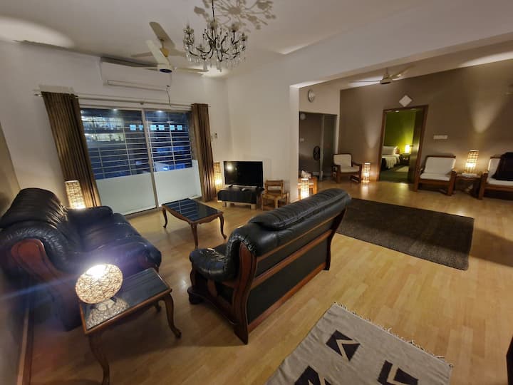 Luxurious And Cozy Flat In Dhanmondi, Modern Decor - Dacca