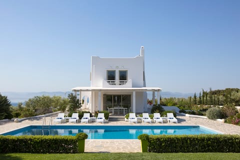 Villa Elena Loutraki with Private Pool