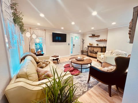⭐️Historic Main St Home:  Just Minutes to Boulder