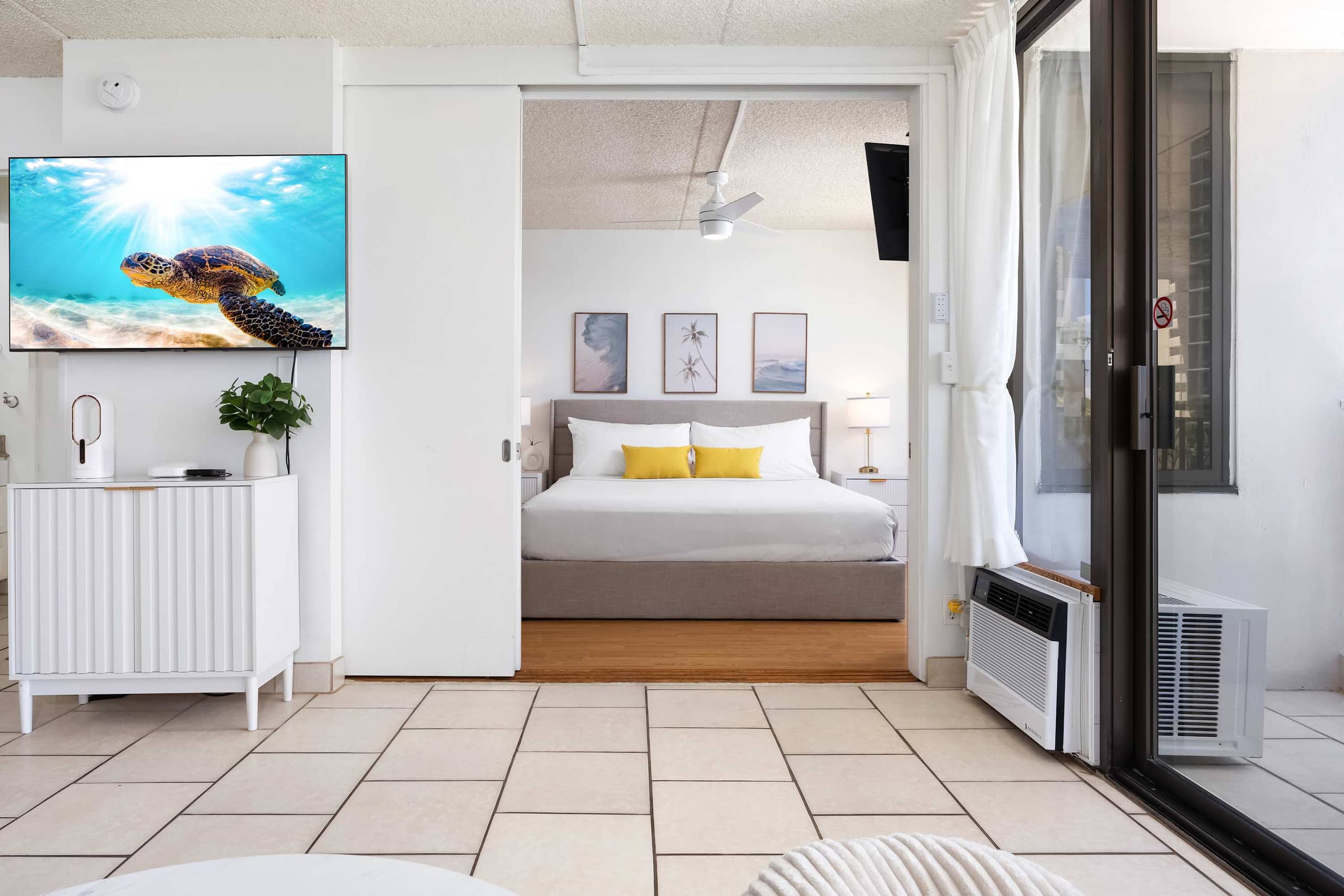 Condo in Honolulu · ★4.77 · 1 bedroom · 2 beds · 1 private bath - Image 11