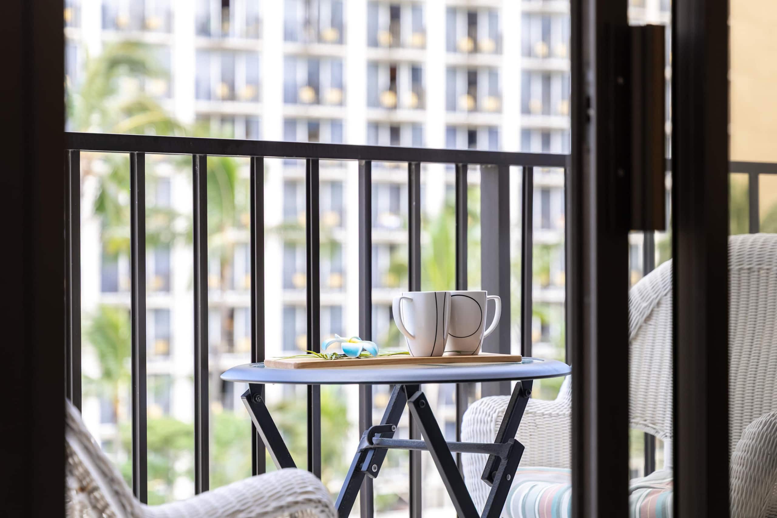 Condo in Honolulu · ★4.77 · 1 bedroom · 2 beds · 1 private bath - Image 39