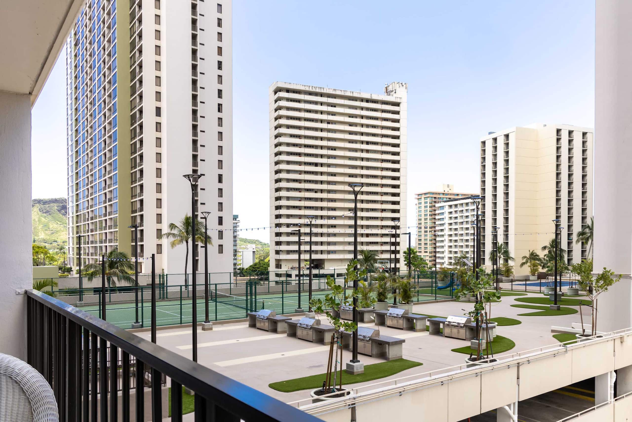 Condo in Honolulu · ★4.77 · 1 bedroom · 2 beds · 1 private bath - Image 36
