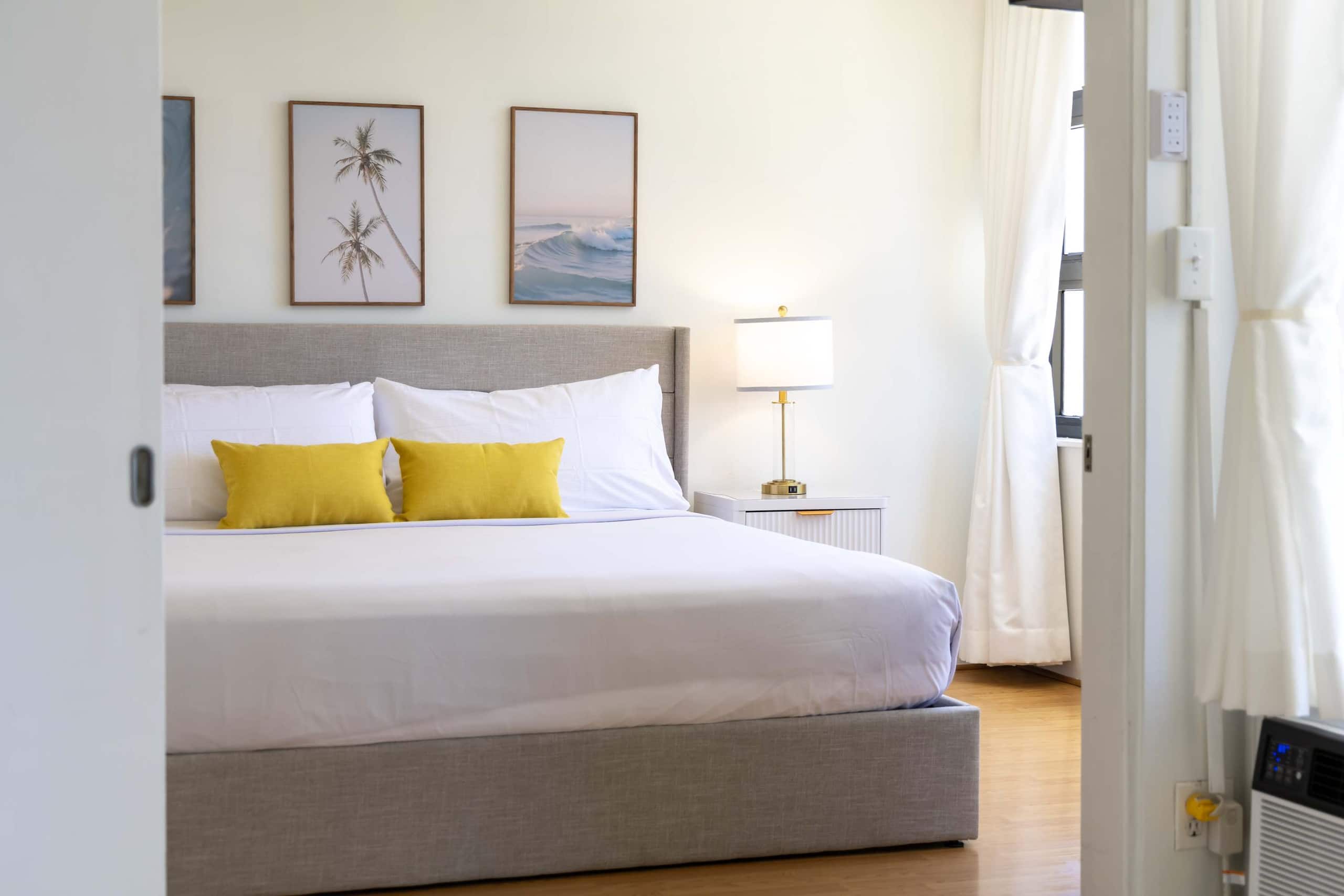 Condo in Honolulu · ★4.77 · 1 bedroom · 2 beds · 1 private bath - Image 28