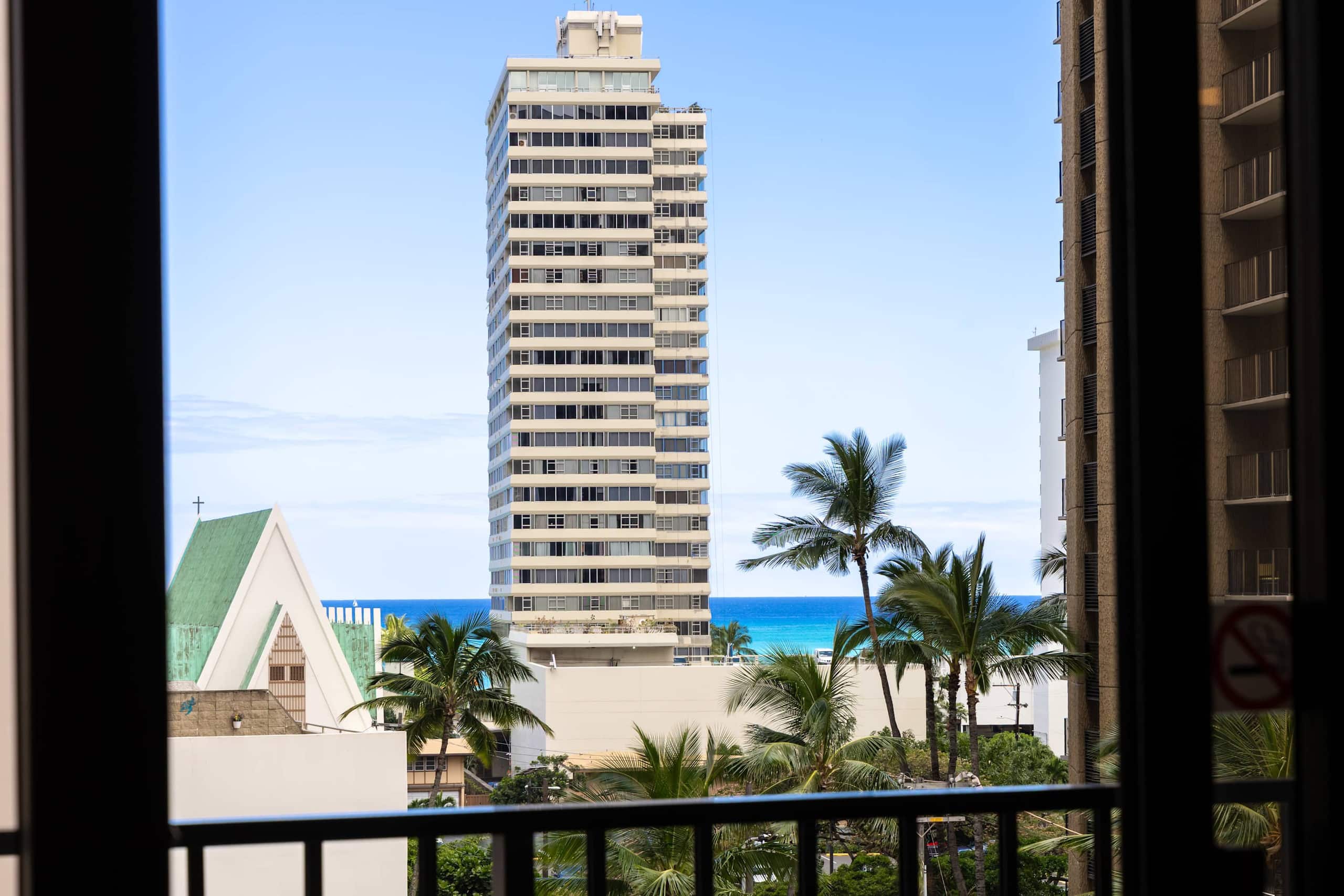 Condo in Honolulu · ★4.77 · 1 bedroom · 2 beds · 1 private bath - Image 34