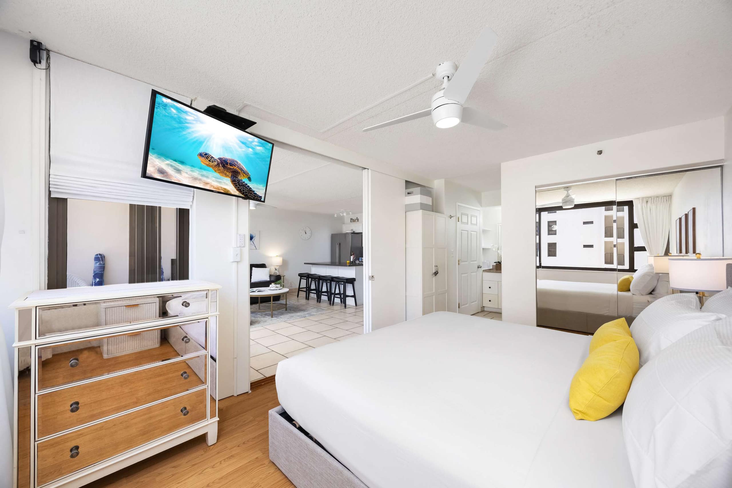 Condo in Honolulu · ★4.77 · 1 bedroom · 2 beds · 1 private bath - Image 26