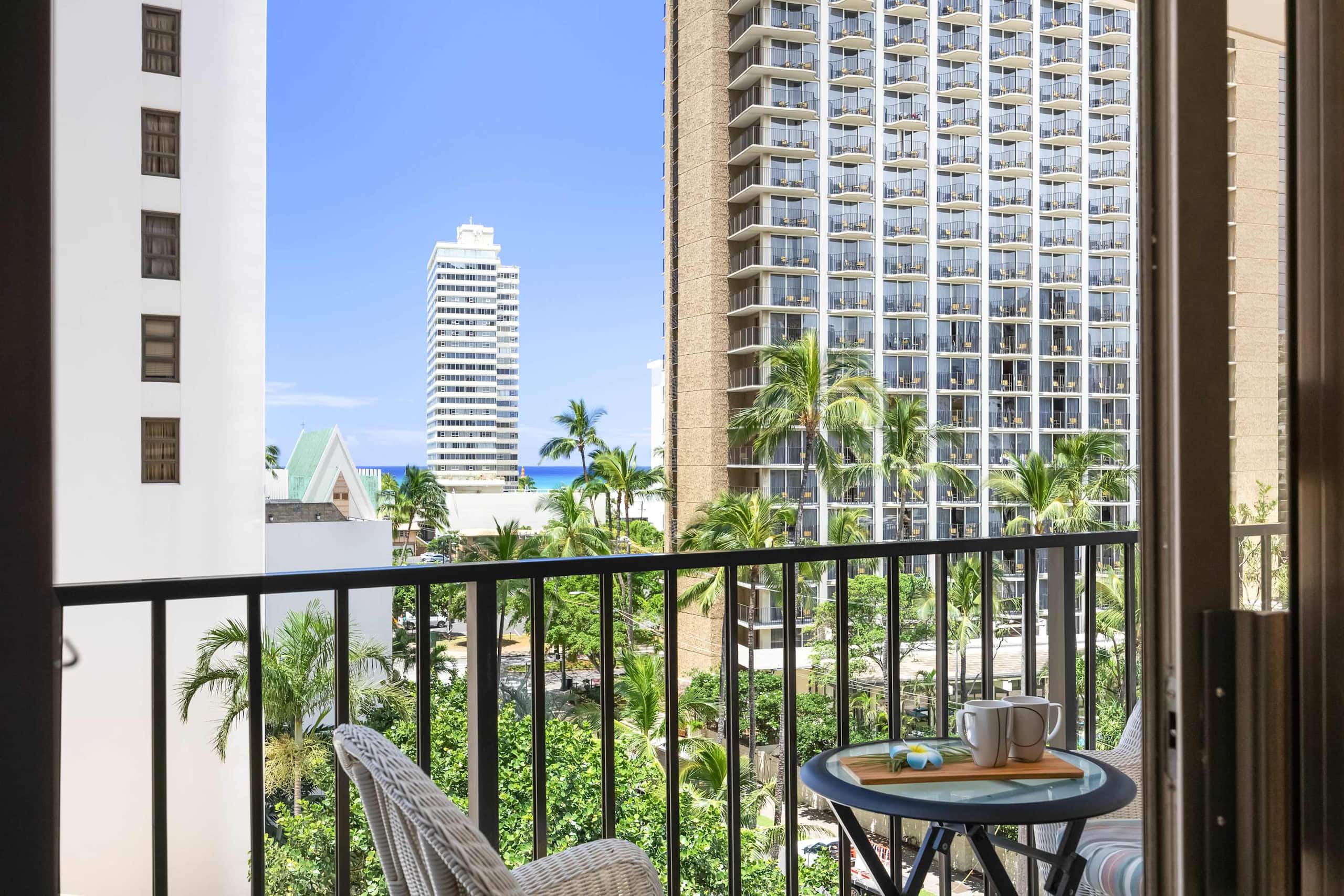Condo in Honolulu · ★4.77 · 1 bedroom · 2 beds · 1 private bath - Image 40