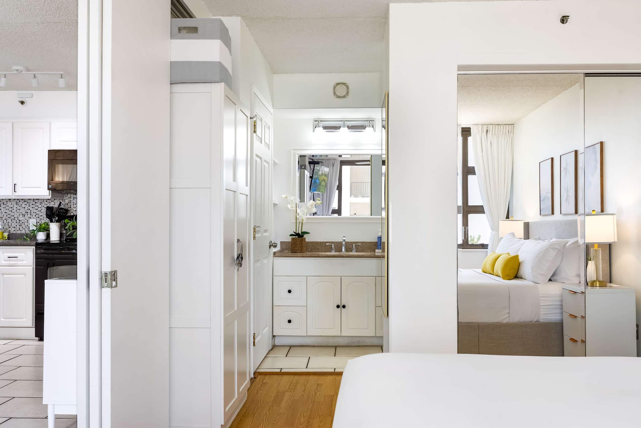 Condo in Honolulu · ★4.77 · 1 bedroom · 2 beds · 1 private bath - Image 30