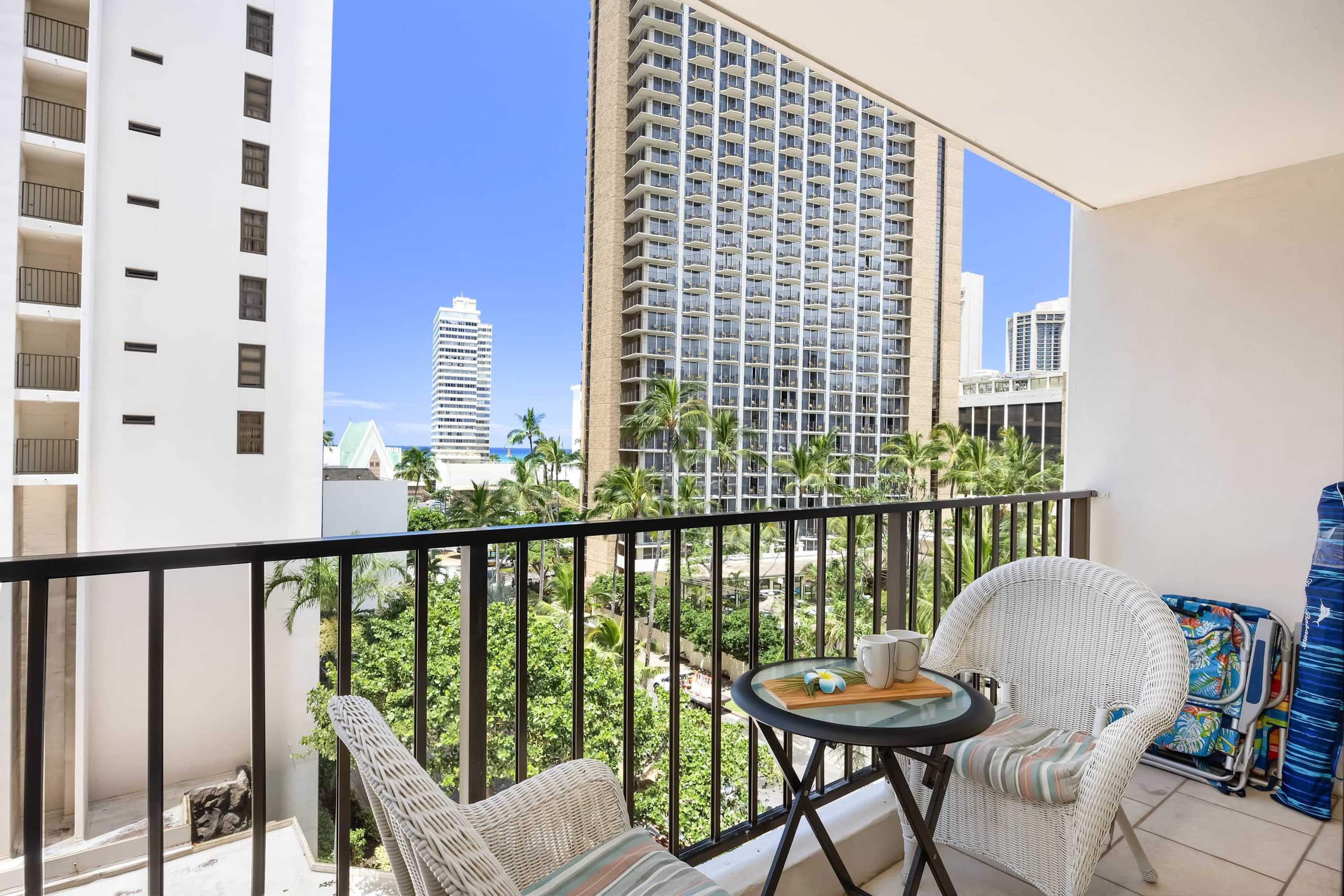 Condo in Honolulu · ★4.77 · 1 bedroom · 2 beds · 1 private bath - Image 35