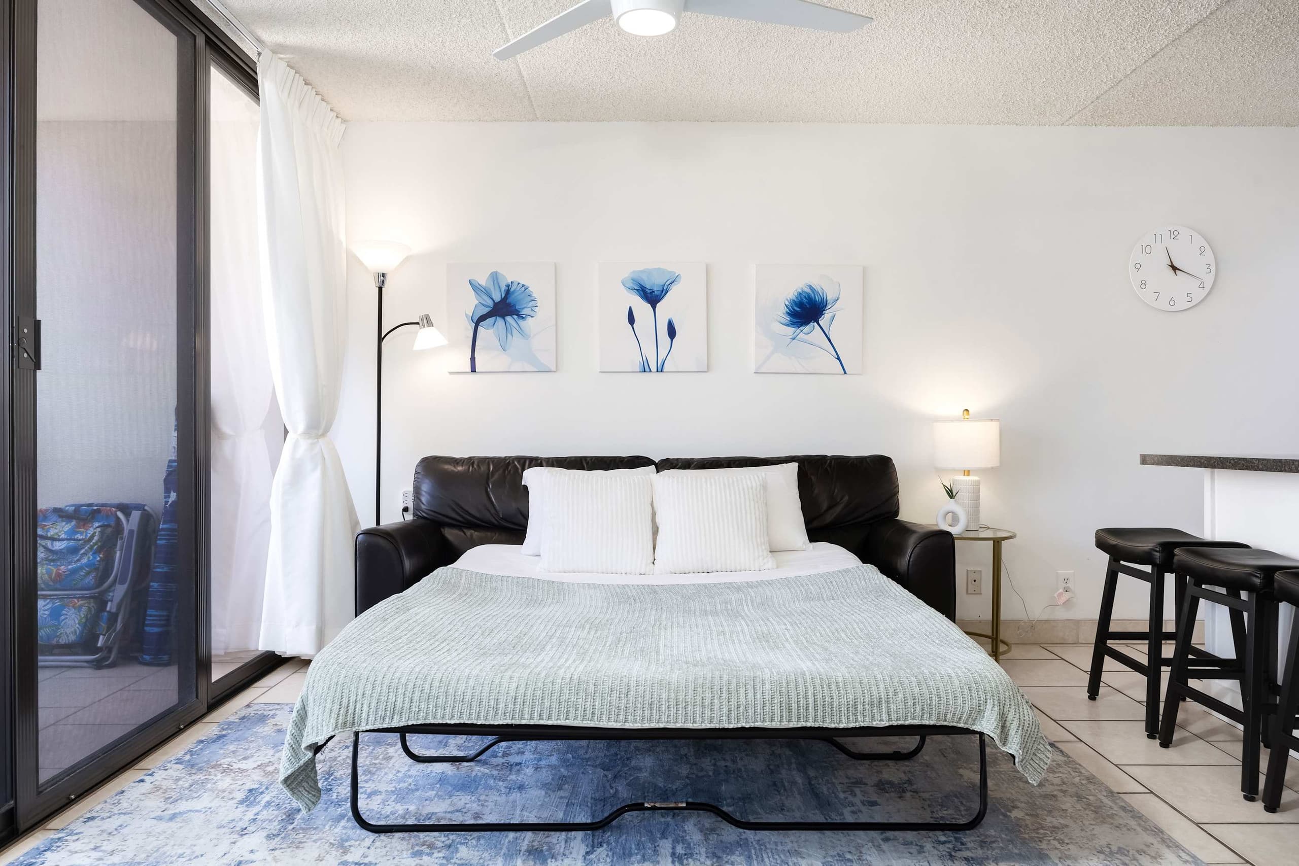 Condo in Honolulu · ★4.77 · 1 bedroom · 2 beds · 1 private bath - Image 3