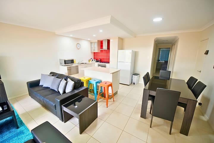 Midland Apt, Hospital, Shops, Train, Sleeps 6 - Bassendean