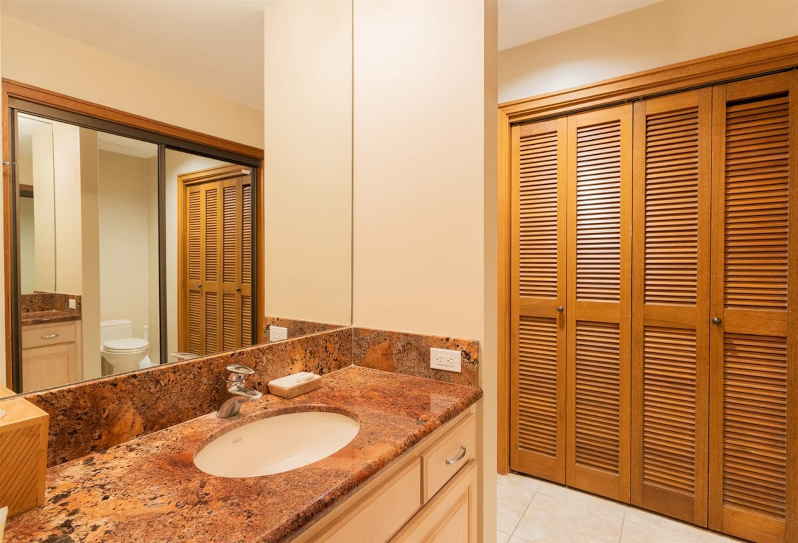 Villa in Lahaina · ★4.9 · 1 bedroom · 2 beds · 2 baths - Image 25