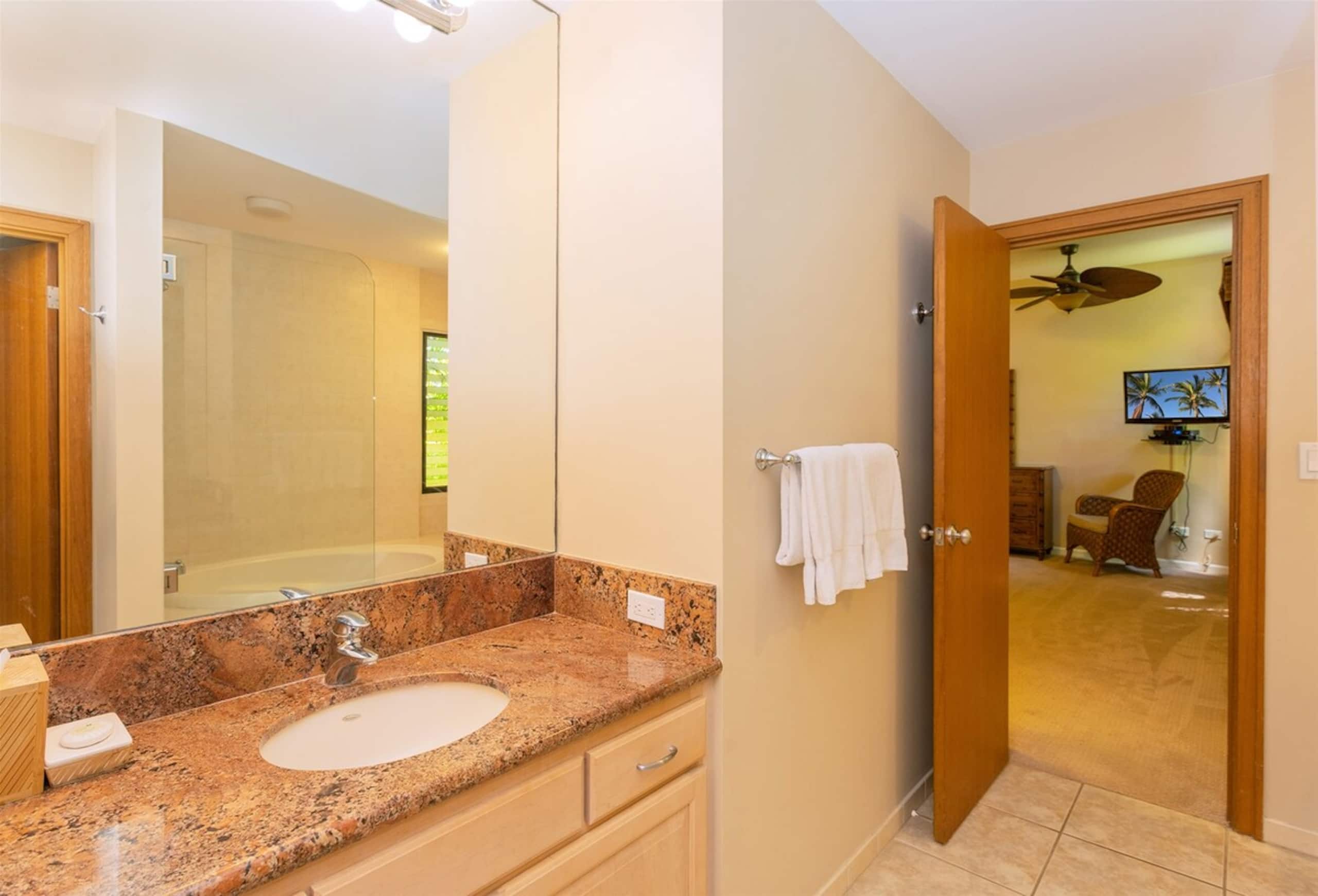 Villa in Lahaina · ★4.9 · 1 bedroom · 2 beds · 2 baths - Image 30