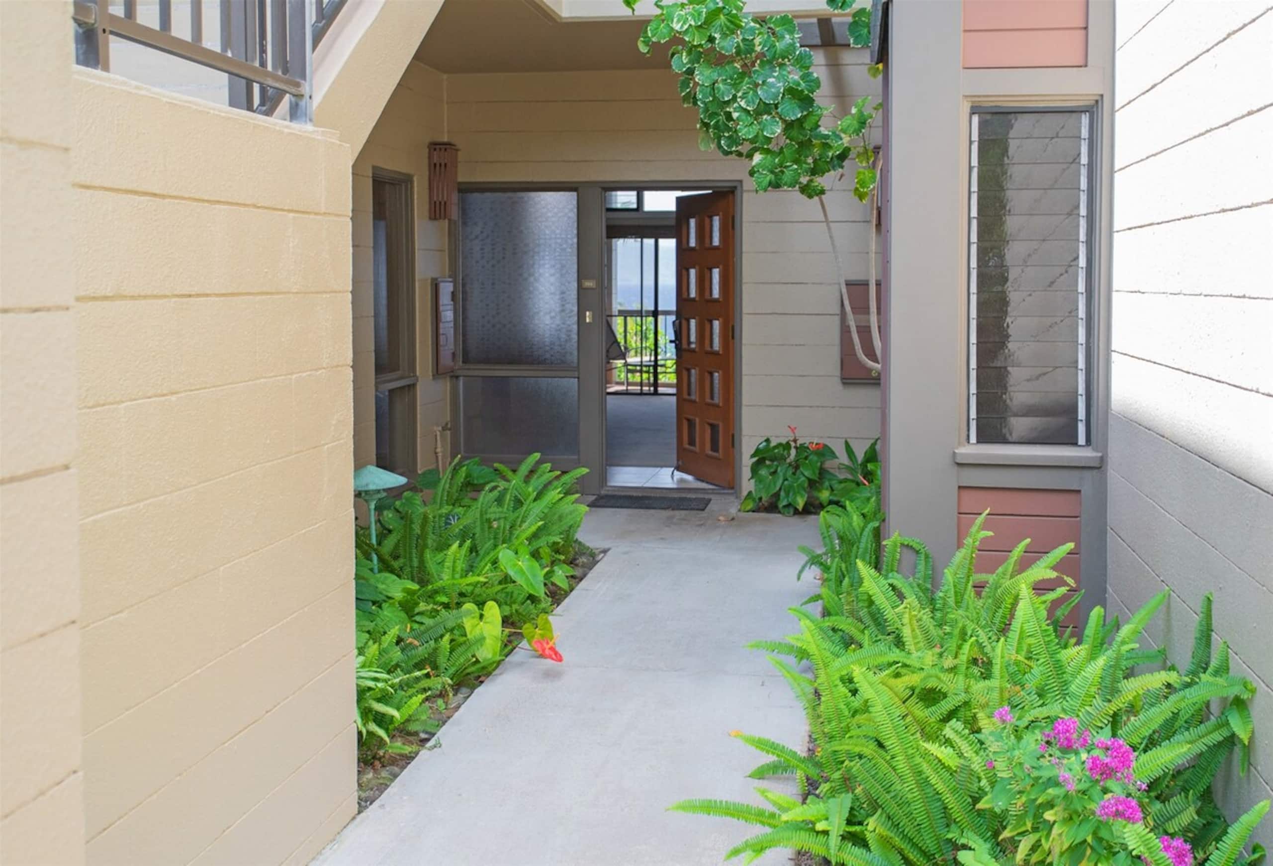 Villa in Lahaina · ★4.9 · 1 bedroom · 2 beds · 2 baths - Image 36