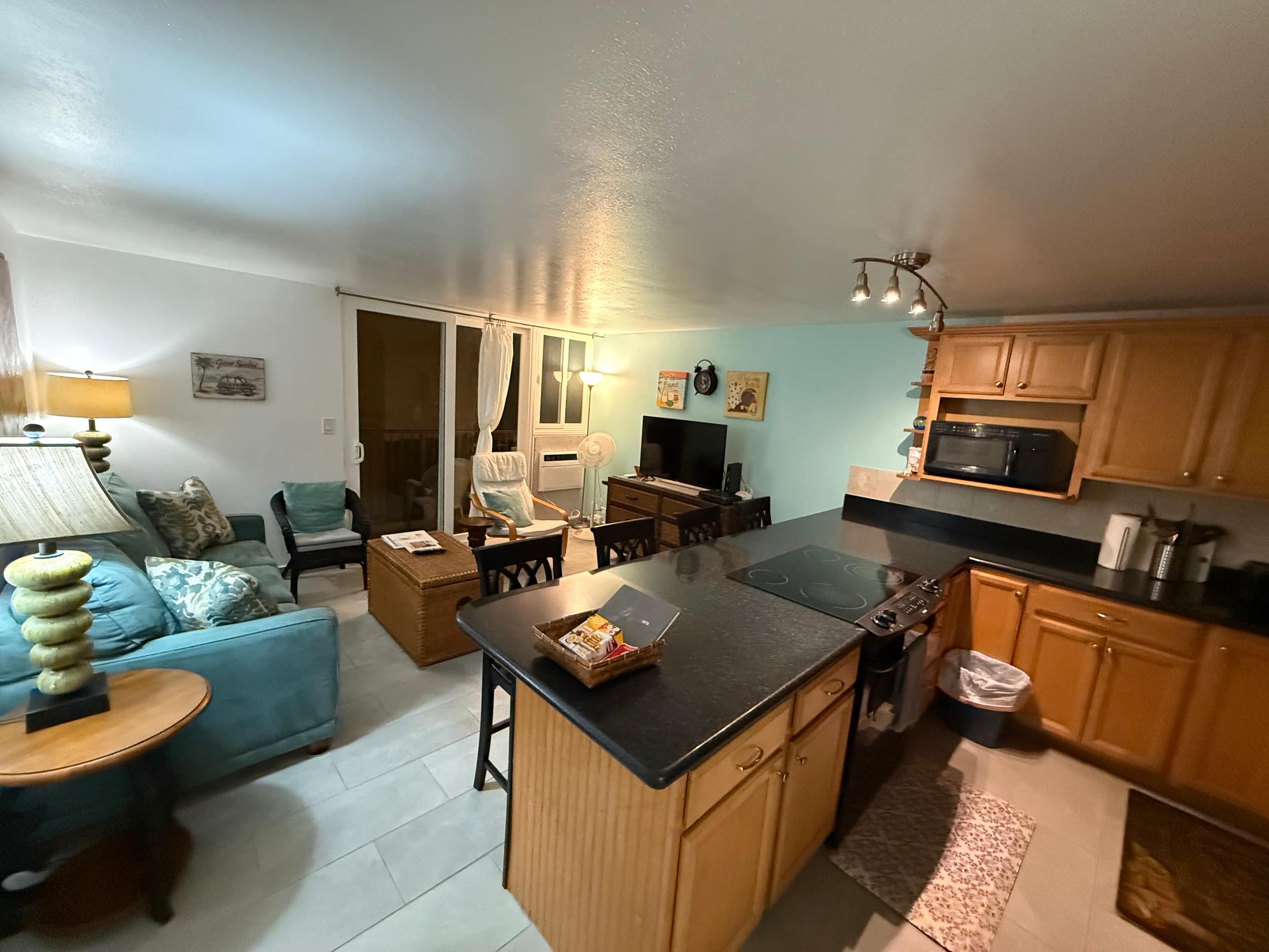 Condo in Hauula · ★4.82 · 1 bedroom · 2 beds · 1 private bath - Image 4