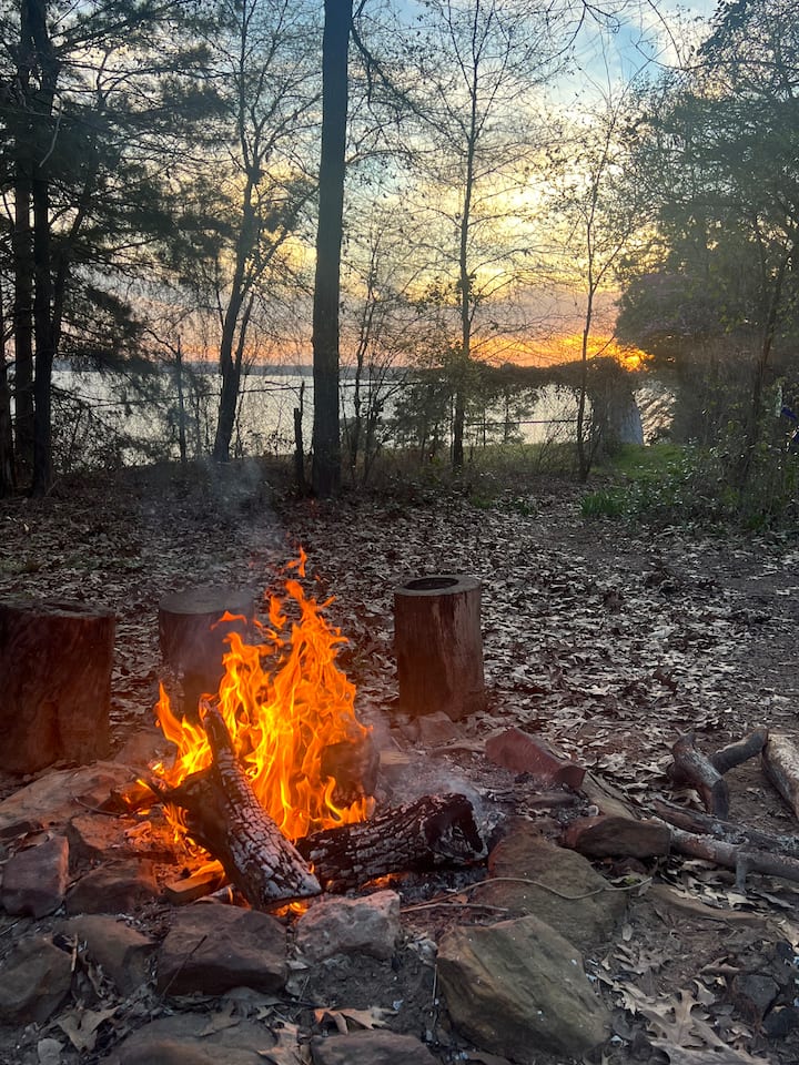 Romantic Lakeview Cabin Private Hot Tub & Fire Pit