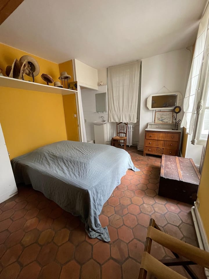 Chambre 5, lit double