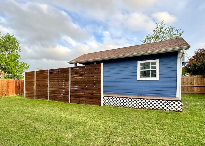 The Blue Shack Out Back - Round Rock, TX