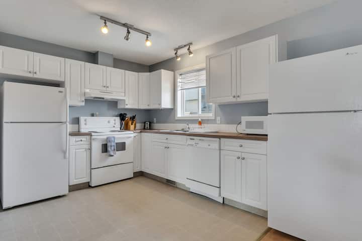 Grande Prairie Ab Cozy Town House Available Today - Grande Prairie