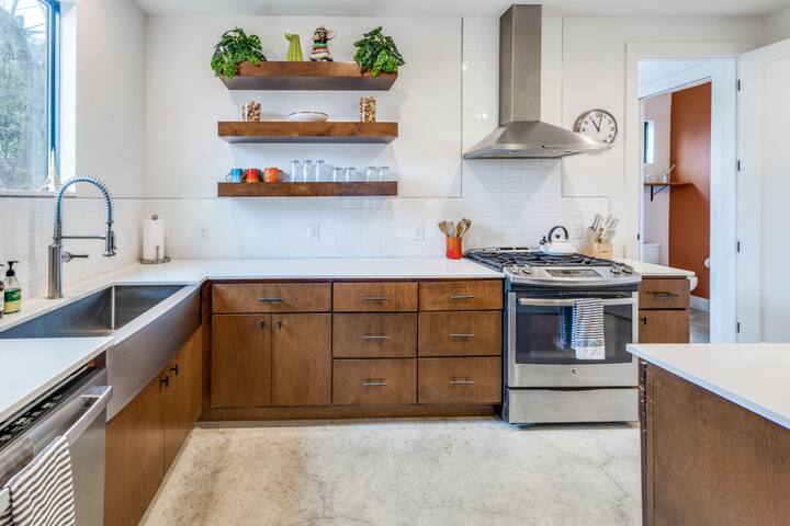 Hip Eastside Oasis w/ Private Pool gallery image 3