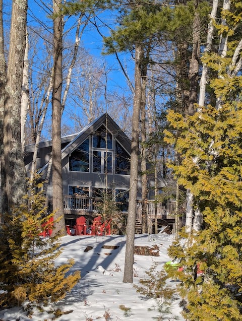 Book Holiday Getaways: New Hot Tub, Sauna