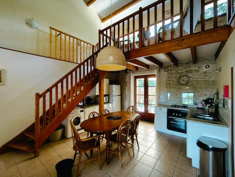 La Grange 3 Bedroom 2 bathrooms 8/9 people