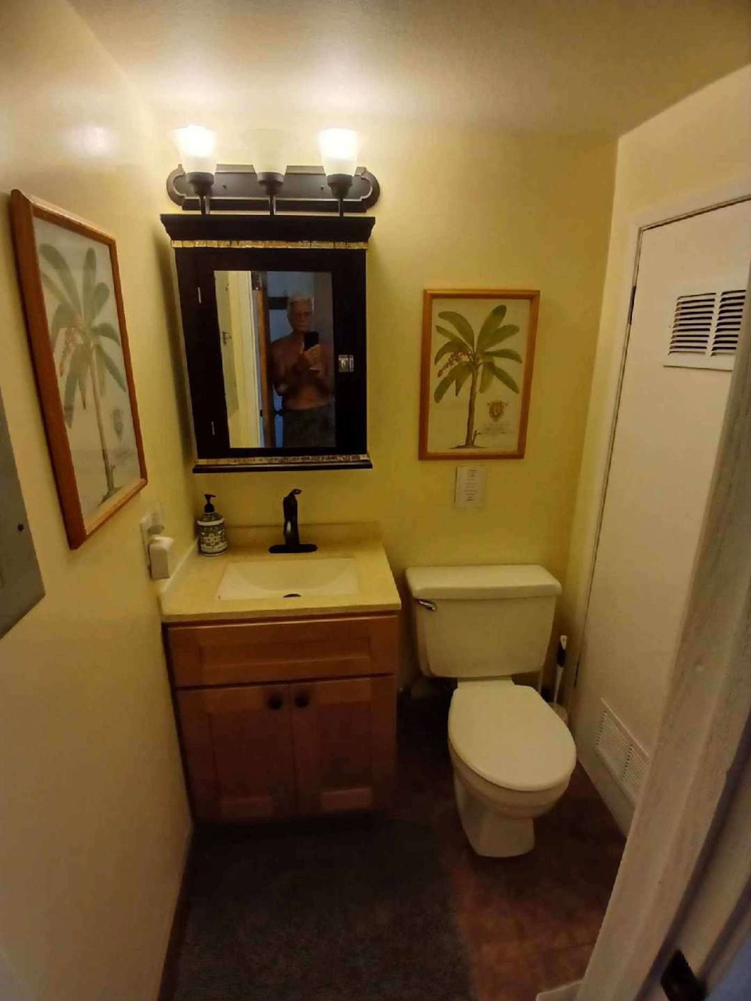 Condo in Lihue · ★4.67 · 2 bedrooms · 2 beds · 1.5 private baths - Image 5
