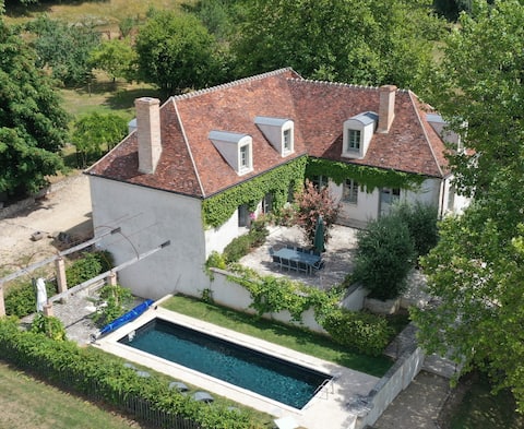 La Clairière, house with pool, 30 minutes from Paris