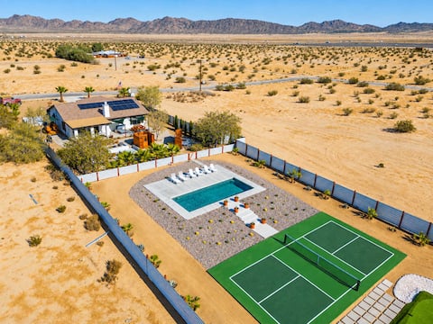 Sun Mesa Sanctuary - Pool, Pickleball & Mini Golf!