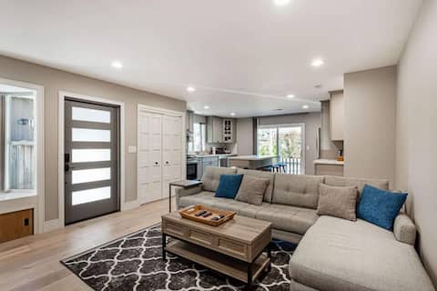 Newly rebuilt ultra clean designer home