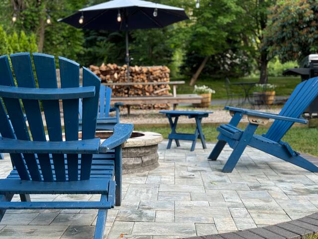 Private beach; firepit, outdoor shower, 2 kitchens gallery image 3