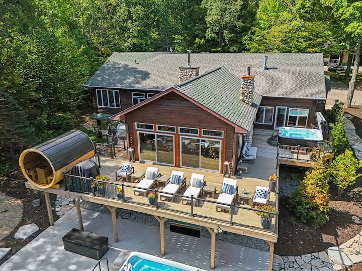 Stay with us at The Lilley Woods Lodge