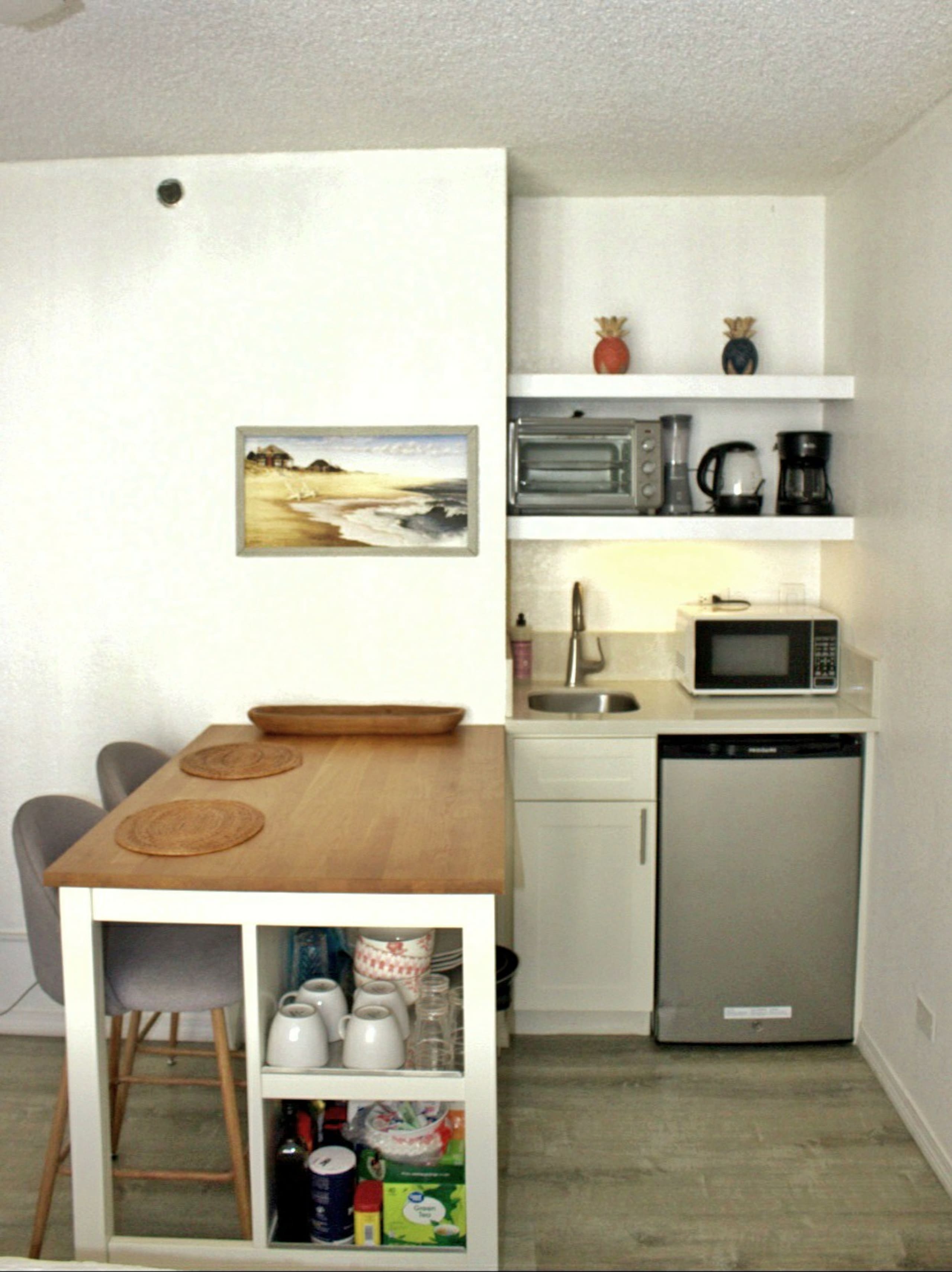 Cute Waikiki Studio with Free Parking - Image 3