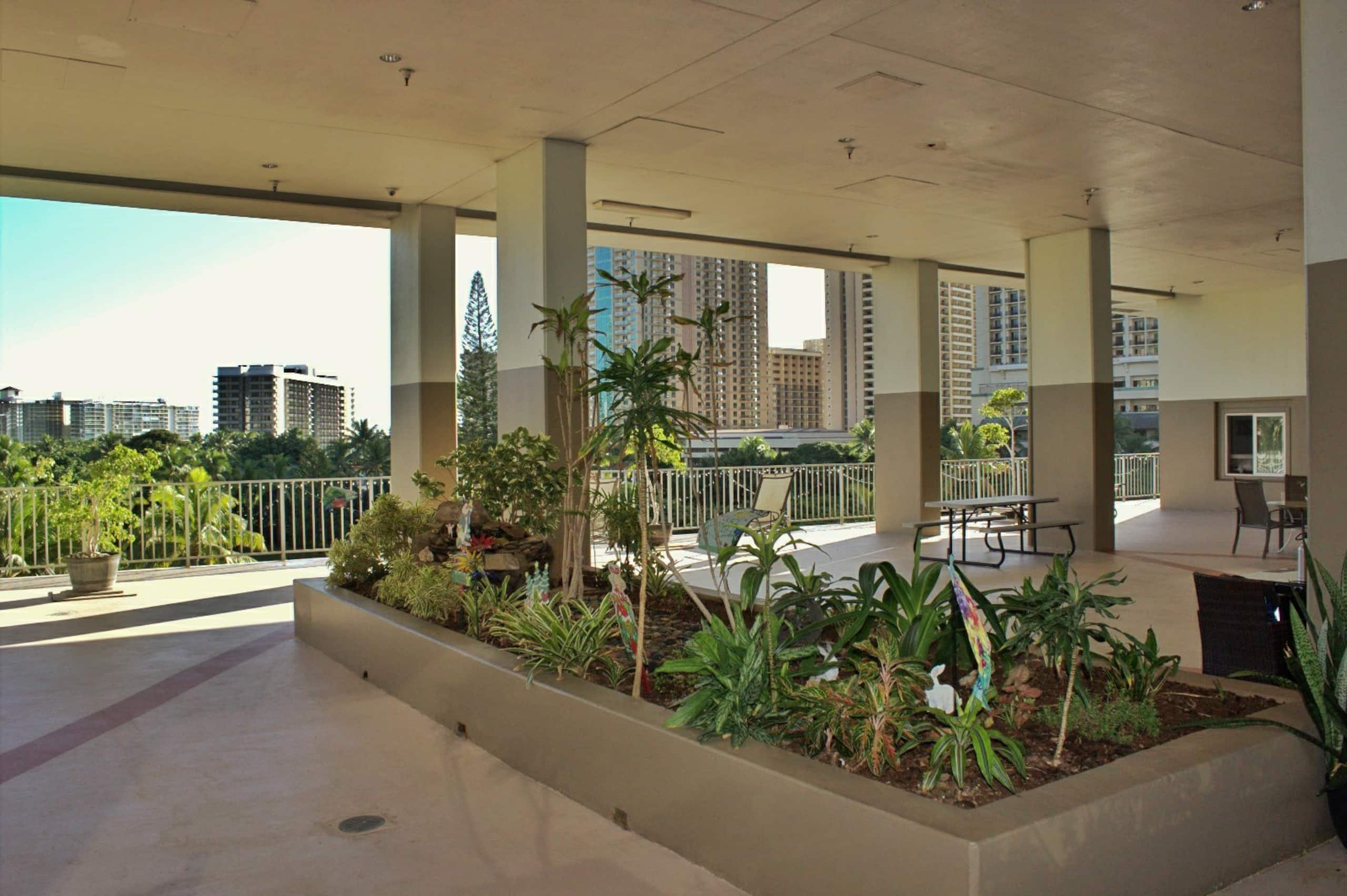 Cute Waikiki Studio with Free Parking - Image 6