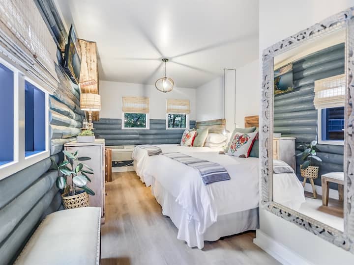 Cabins On The Square  Entire Property, 5 Cabins + Private Cypress Creek - Wimberley, TX