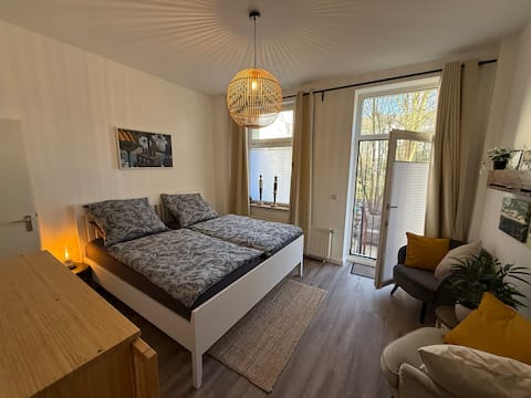 Leistungsstarkes Airbnb: Altona old town with terrace in Altona Altstadt