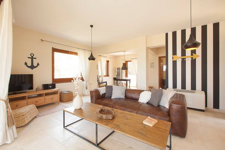 FeelsLikeHomeGR managed Airbnb listing 2