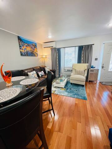 Modern Touch/Surfers Paradise gallery image 2