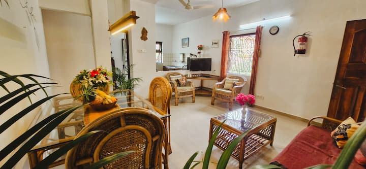 Living room image 3