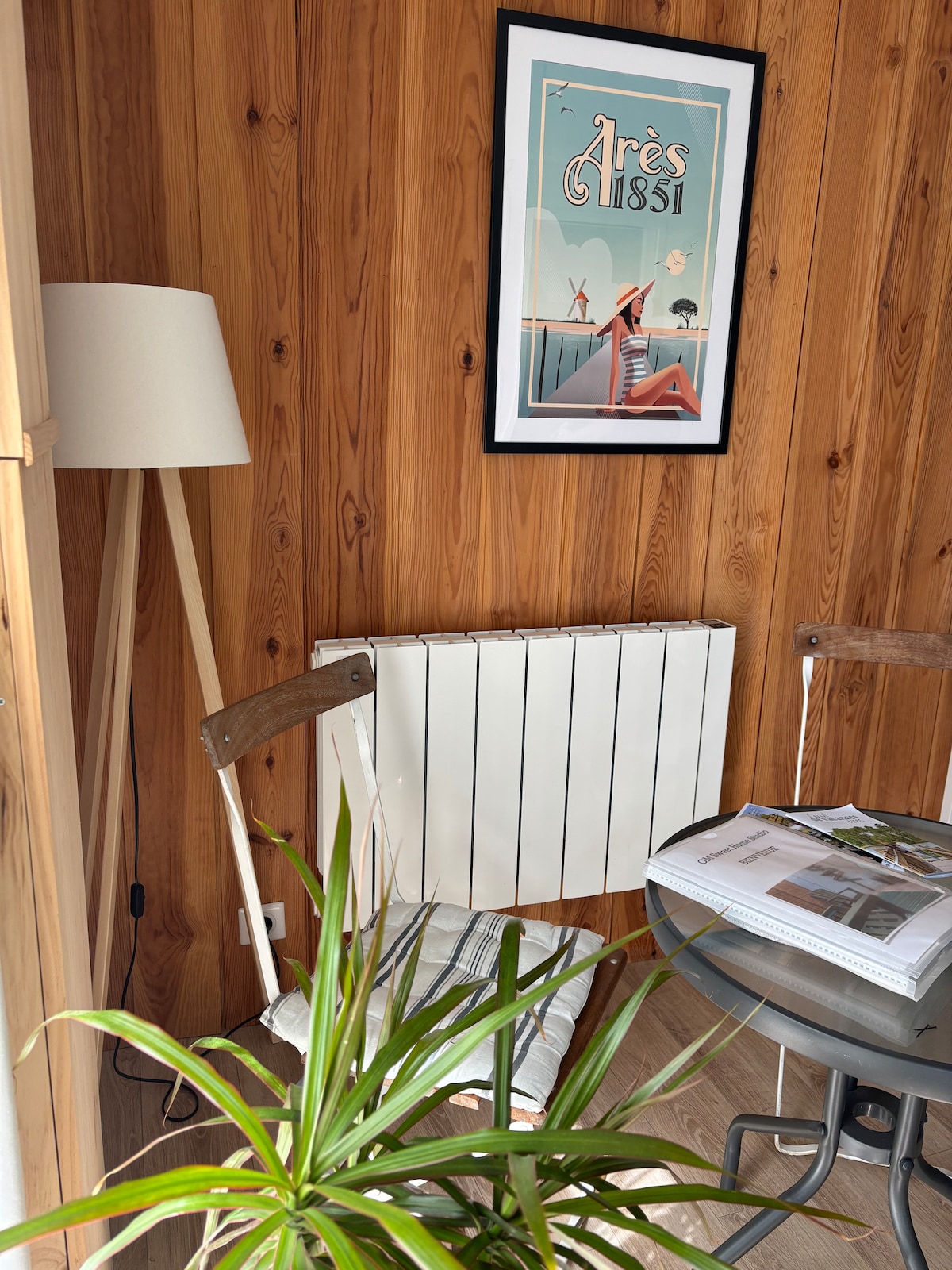 Top performing Airbnb: "Ôm sweet home STUDIO" Arès city center in Arès