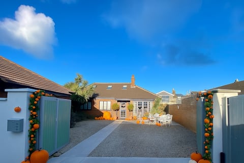 Oakville Lodge, Entire Home, Adults only