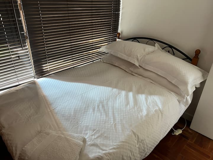 Ambienti i dhomës së gjumit