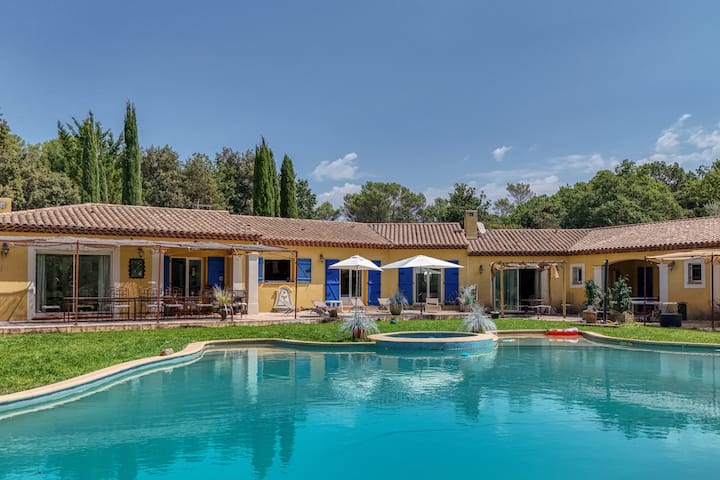 Belle Villa Provençale Avec Grande Piscine - Brignoles