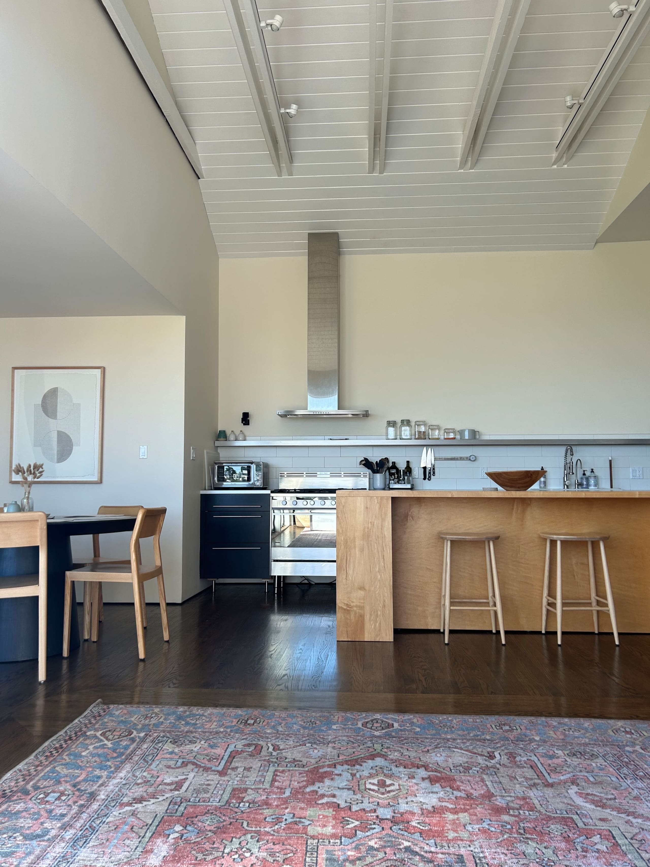 Home in San Francisco · ★5.0 · 3 bedrooms · 2 beds · 2 baths - Image 3