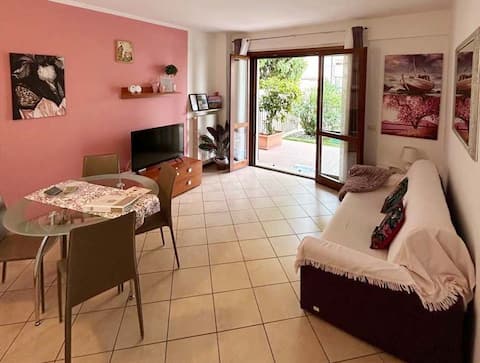 Proprietà Airbnb di successo: Beautiful flat in a great location a Desenzano Del Garda