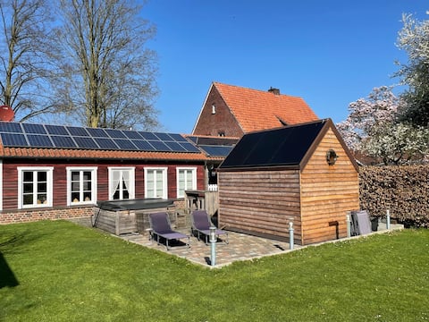 Vacation home "Tönnis Häuschen" with sauna