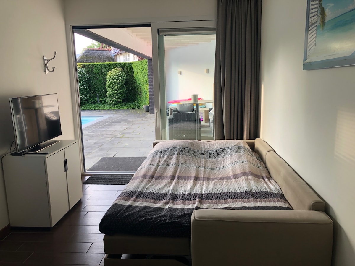 Topper added to sleep comfortably for 2 people. 