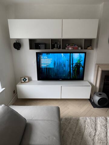 Bright & Spacious Living at Kensington Gardens gallery image 5