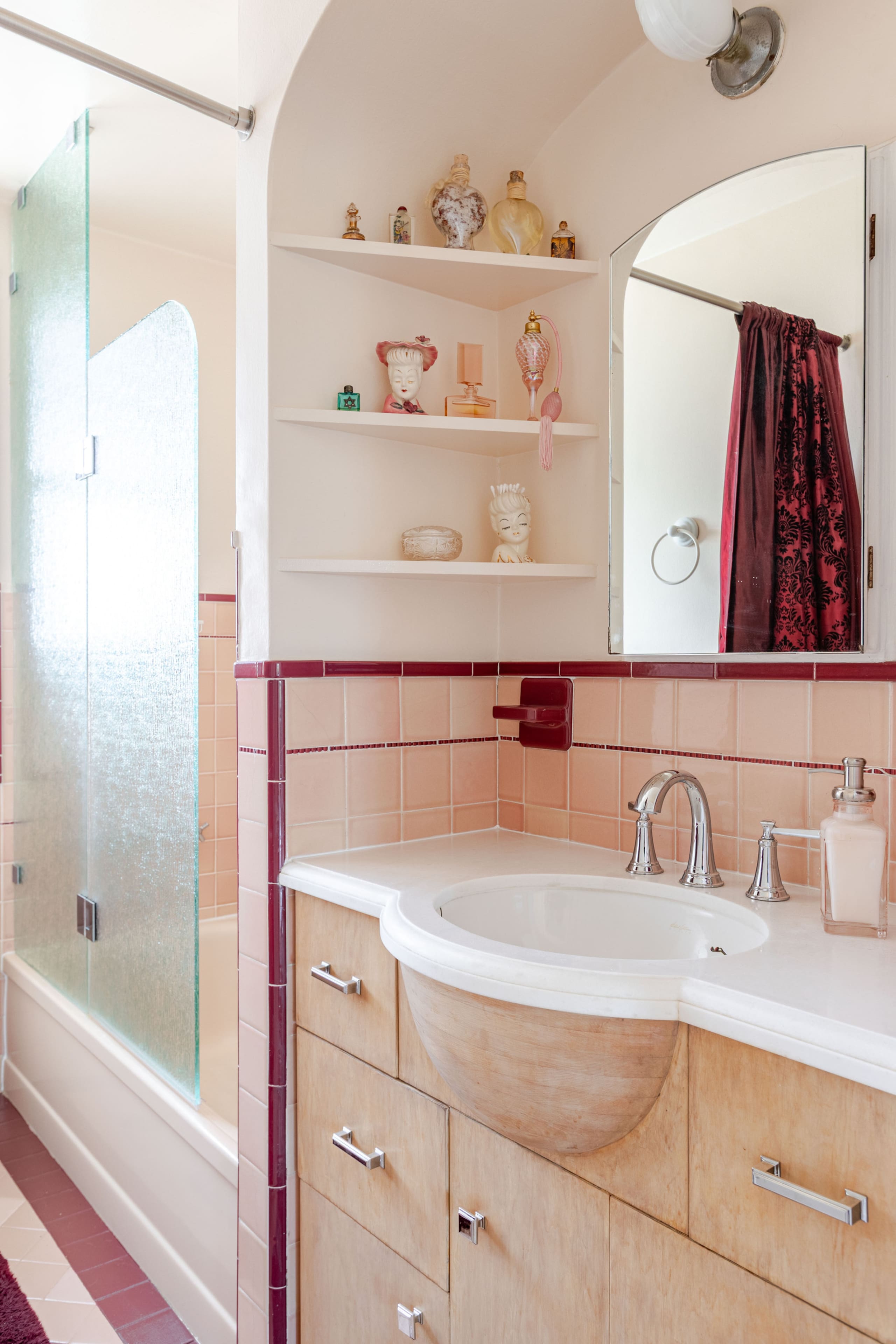 Home in San Francisco · ★4.95 · 2 bedrooms · 2 beds · 1 bath - Image 50